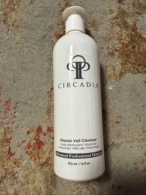 Circadia Vitamin Veil Cleanser — White Gentle Body Wash